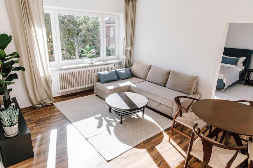 Komplett Neu: 2-Zi Zentral Im Altbau. 24H-Checkin Kiel Exteriér fotografie